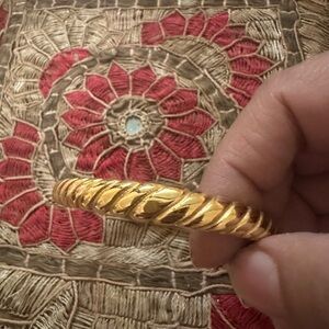 Elegant Gold-Toned Women's Bracelet